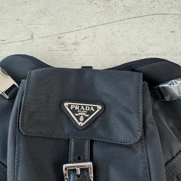 ALMOST NEW Authentic Prada Logo Buckle Dog Harness - size (S/M) in black - Picture 4 of 5